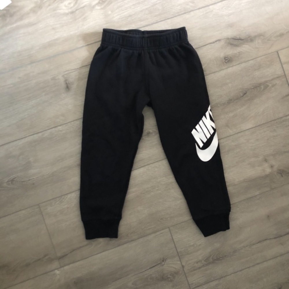 Boys Nike Sweatpants-size 4-5